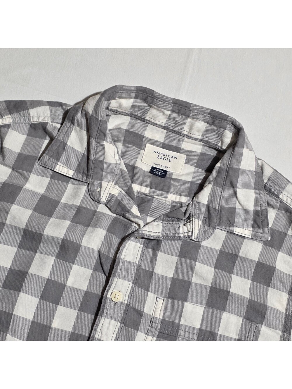 American Eagle Super Soft Gray and White Checkered Button-Up Shirt - Small